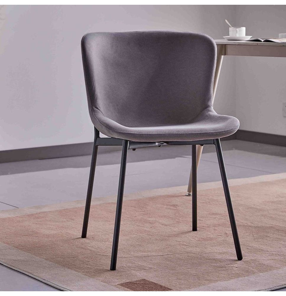 Juego de 4 Sillas con Estructura de Madera Tapizadas en Color Gris oscuro y Patas Acabado Negro- Medidas 50x54x81 cm